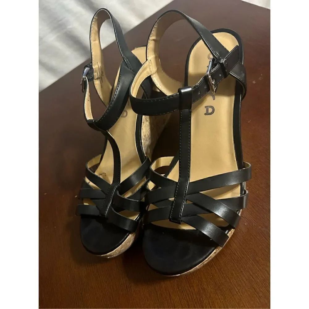 Unisa strappy wedges size 7